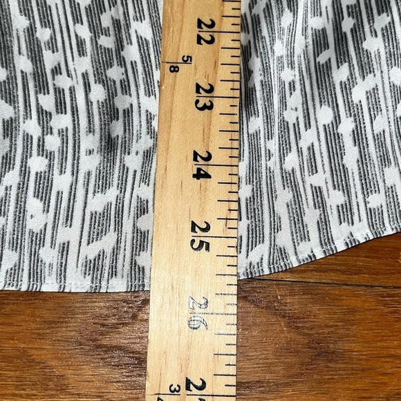 Halston Heritage bell sleeve blouse sz small medium gray white lightweight boho - Picture 7 of 10